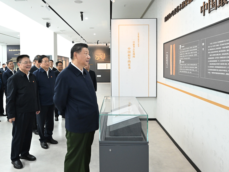 習(xí)近平在湖北考察時(shí)強(qiáng)調(diào)：鼓足干勁奮發(fā)進(jìn)取 久久為功善作善成 奮力譜寫(xiě)中國(guó)式現(xiàn)代化湖北篇章